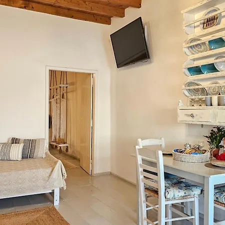 Nostromo Sirma & On Thalassa Nyaraló *