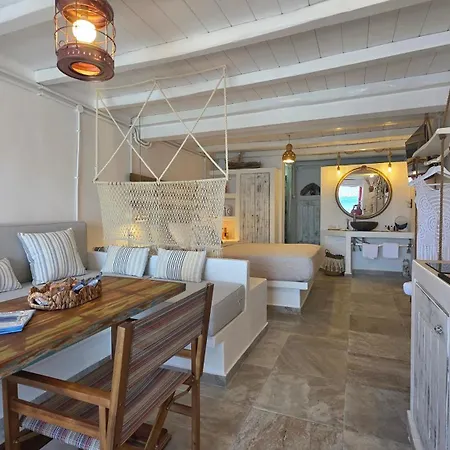 Nostromo Sirma & On Thalassa Dom wakacyjny *