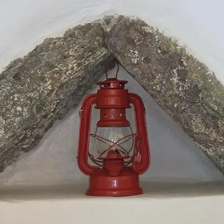 Nostromo Sirma & On Thalassa * Klima (Milos)