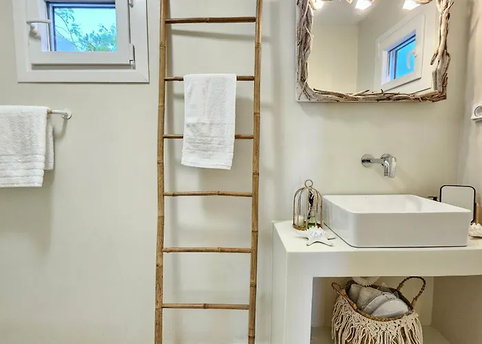 Nostromo Sirma & On Thalassa Klima (Milos)