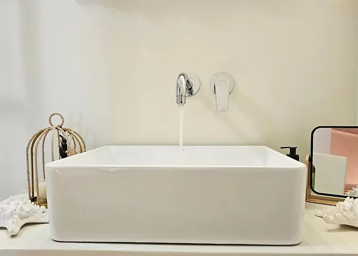 Nostromo Sirma & On Thalassa Feriehus *