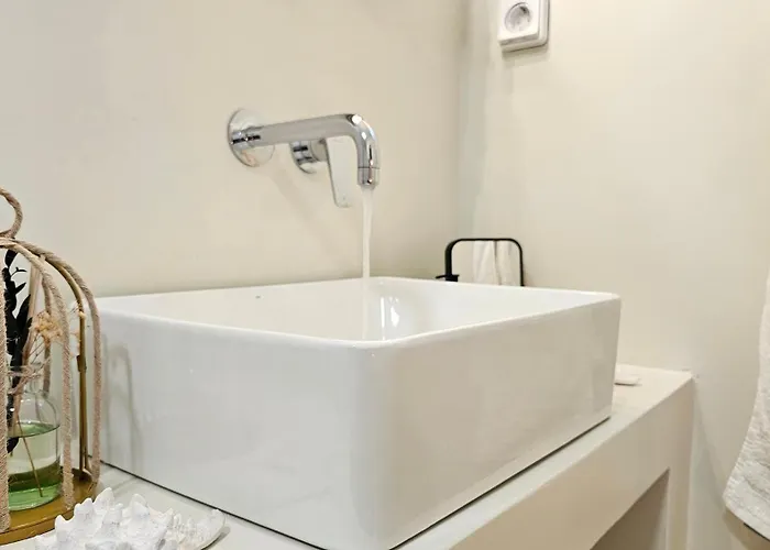 Feriehus Nostromo Sirma & On Thalassa Klima (Milos)