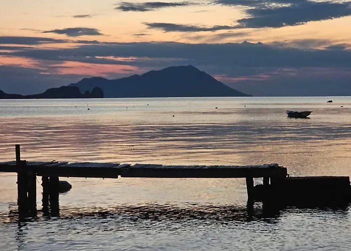 Nostromo Sirma & On Thalassa Feriehus