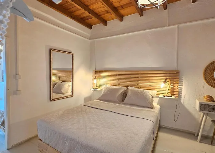 Nostromo Sirma & On Thalassa Feriehus Klima (Milos)