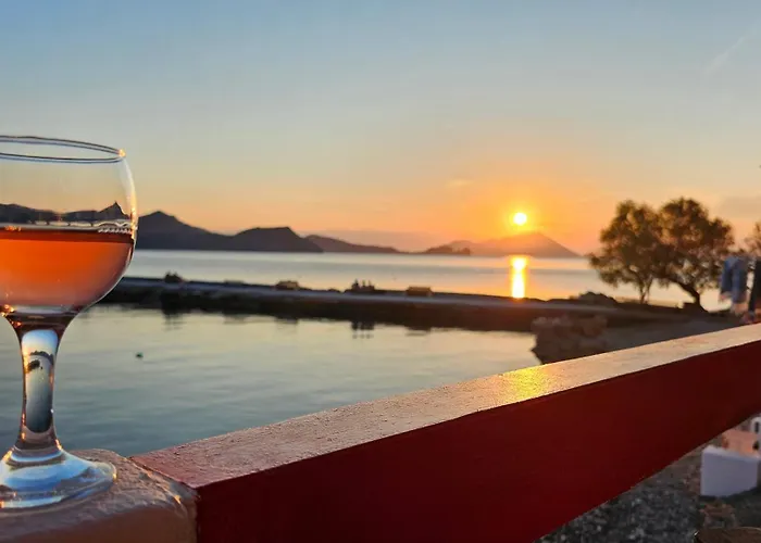 Nostromo Sirma & On Thalassa Klima (Milos)