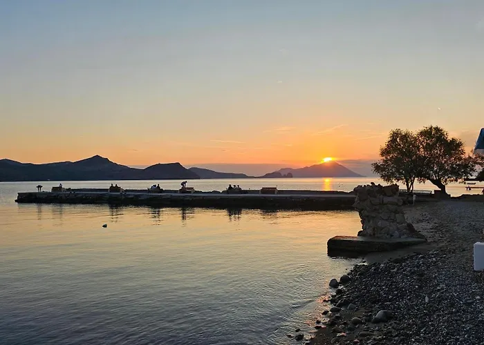 Nostromo Sirma & On Thalassa Feriehus