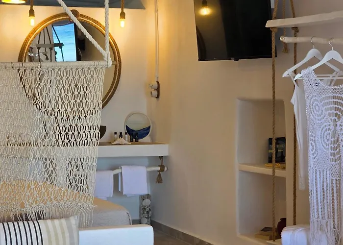 Nostromo Sirma & On Thalassa Feriehus