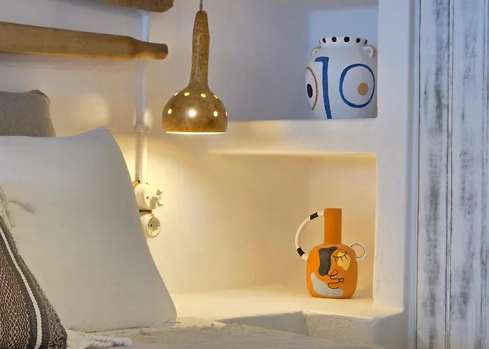 Nostromo Sirma & On Thalassa * Klima (Milos)