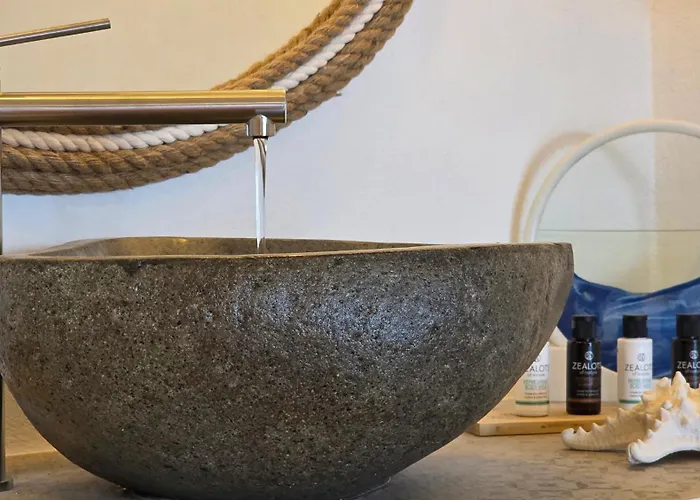 Nostromo Sirma & On Thalassa